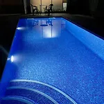 Maravillosa Con Piscina Y Barbacoa